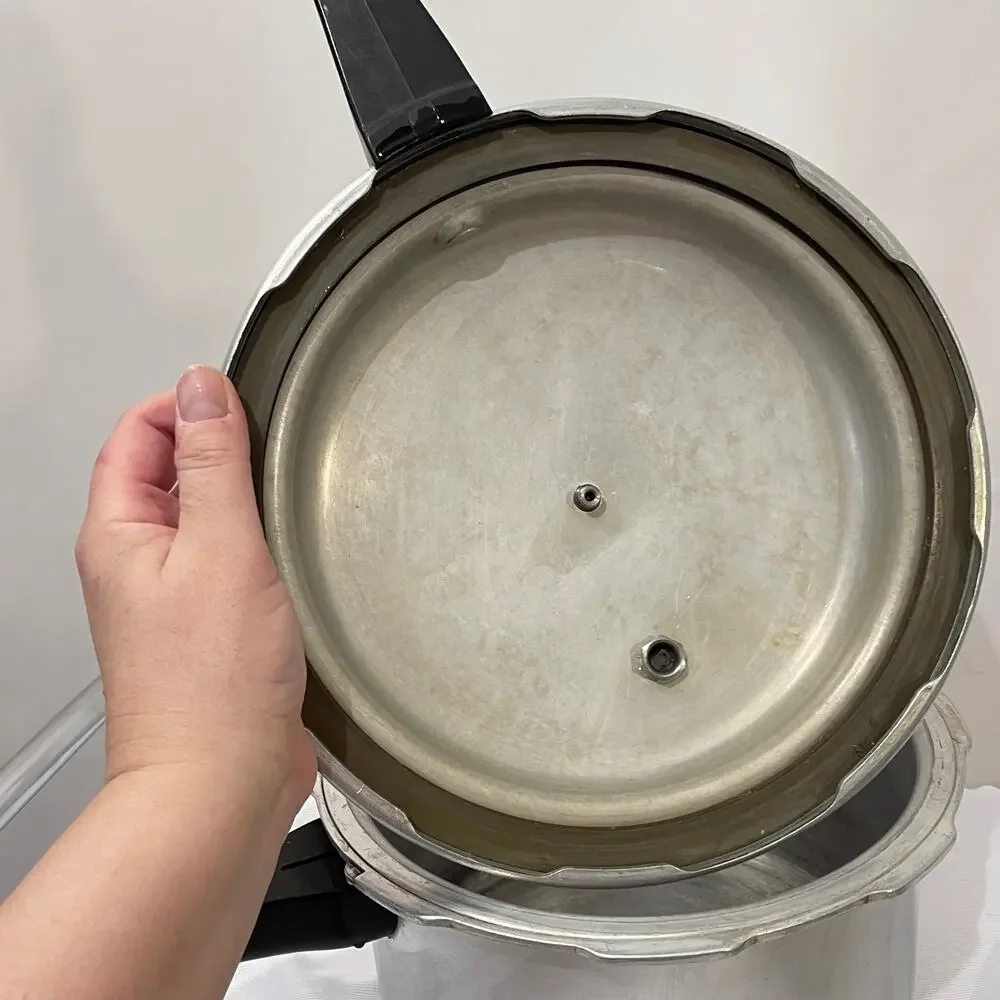 Mirro Matic Aluminum Pressure Cooker 394M 4 Quart Complete Rack Jiggler Weight